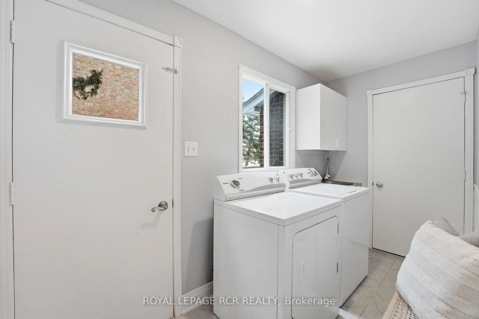 Photo 20 of 2 Meyer Circle, Markham, Markham Village — HOMEH