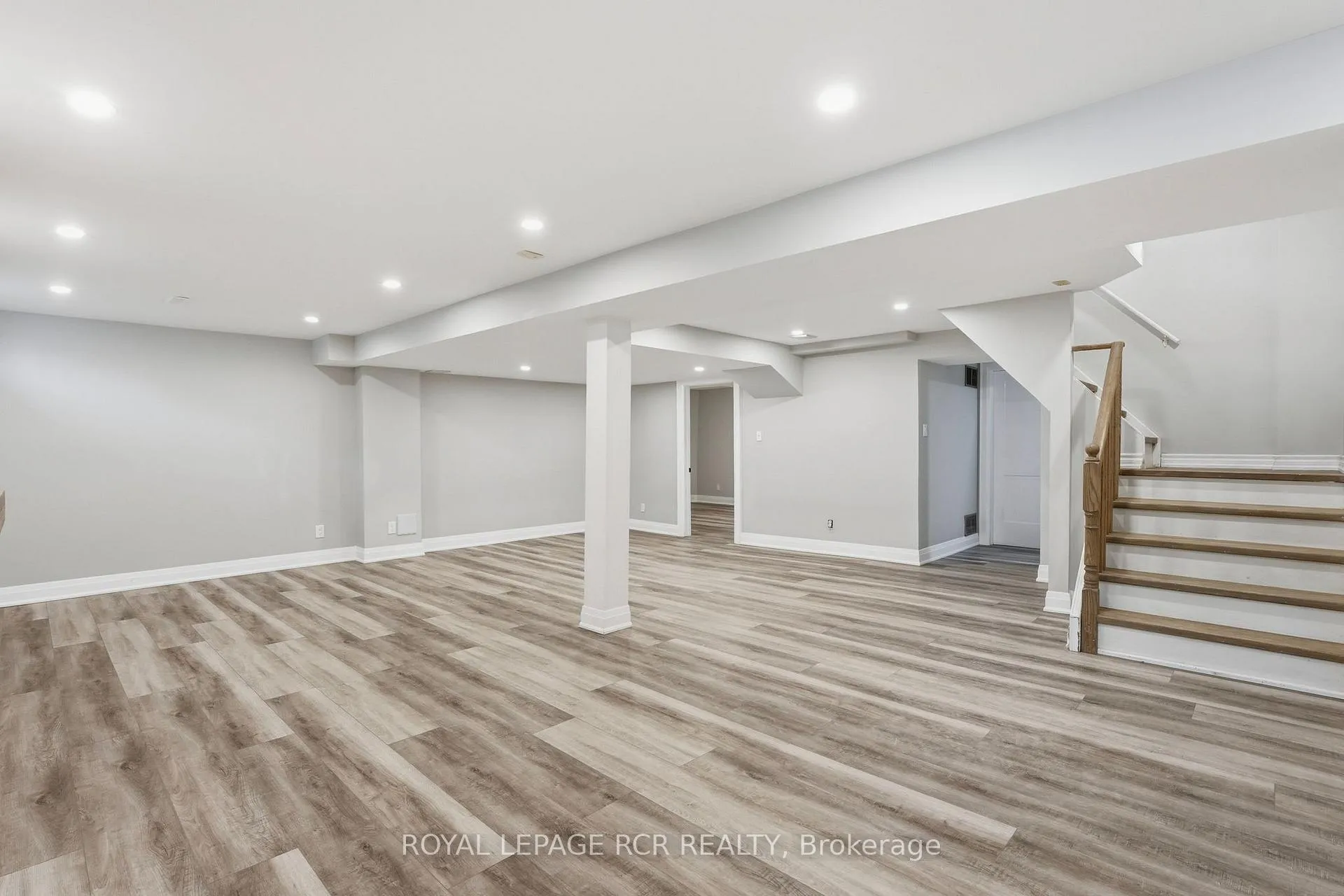 Photo 37 of 2 Meyer Circle, Markham, Markham Village — HOMEH