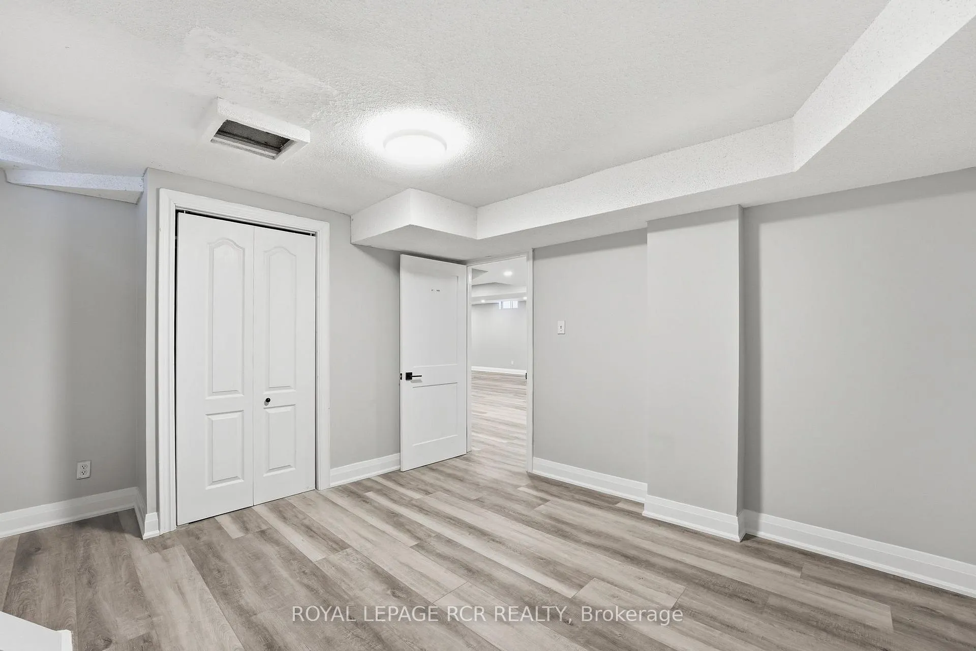 Photo 41 of 2 Meyer Circle, Markham, Markham Village — HOMEH
