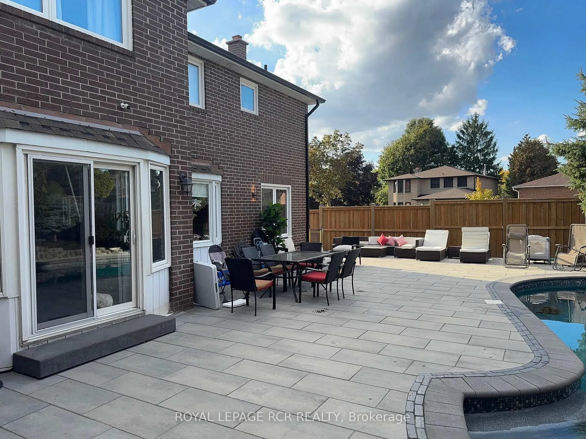 Photo 45 of 2 Meyer Circle, Markham, Markham Village — HOMEH