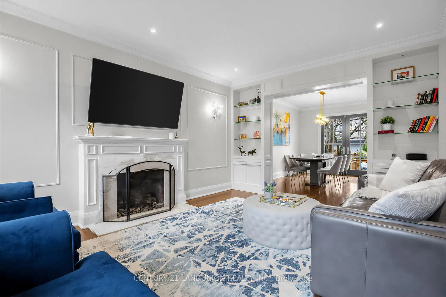 Photo 3 of 17 Otter Crescent, Toronto, Bedford Park-Nortown — HOMEH