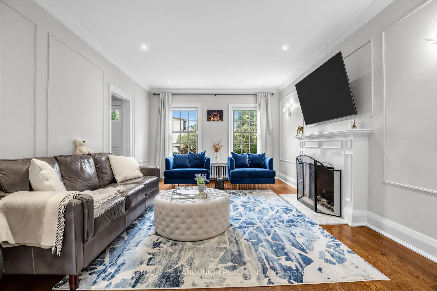 Photo 5 of 17 Otter Crescent, Toronto, Bedford Park-Nortown — HOMEH