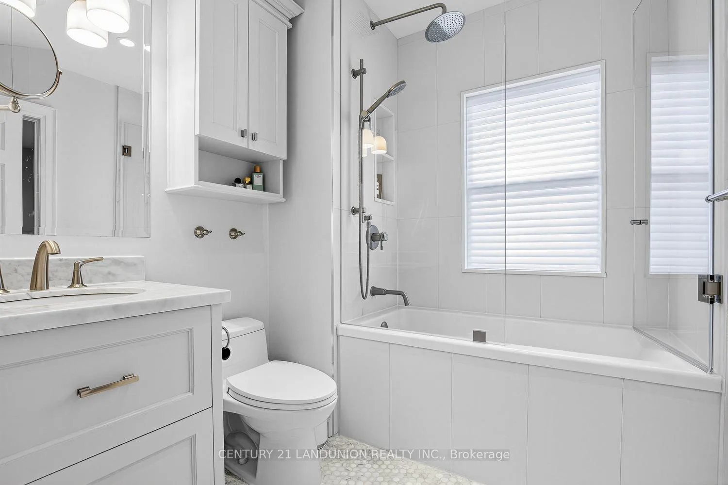Photo 13 of 17 Otter Crescent, Toronto, Bedford Park-Nortown — HOMEH