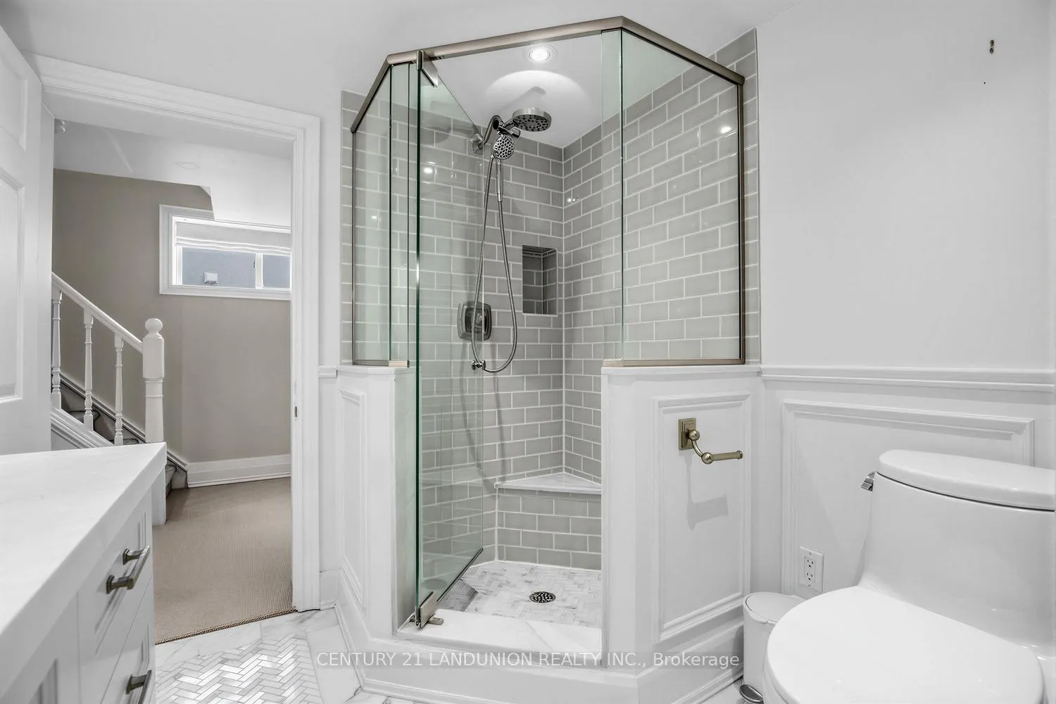Photo 20 of 17 Otter Crescent, Toronto, Bedford Park-Nortown — HOMEH