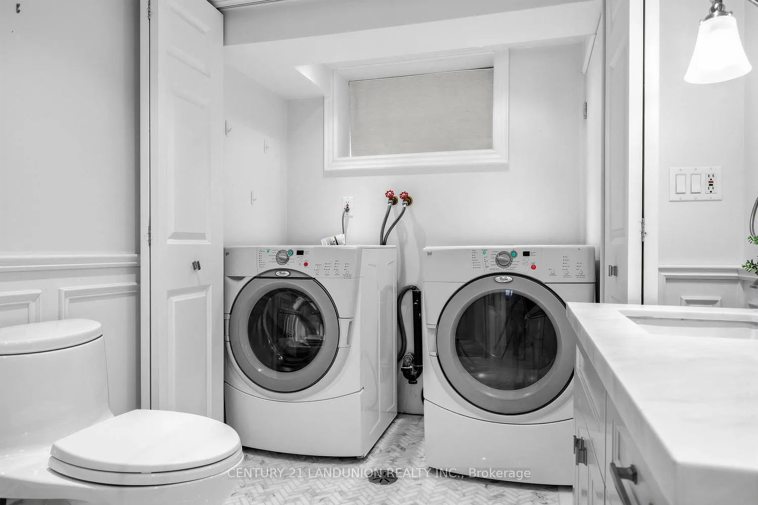Photo 21 of 17 Otter Crescent, Toronto, Bedford Park-Nortown — HOMEH