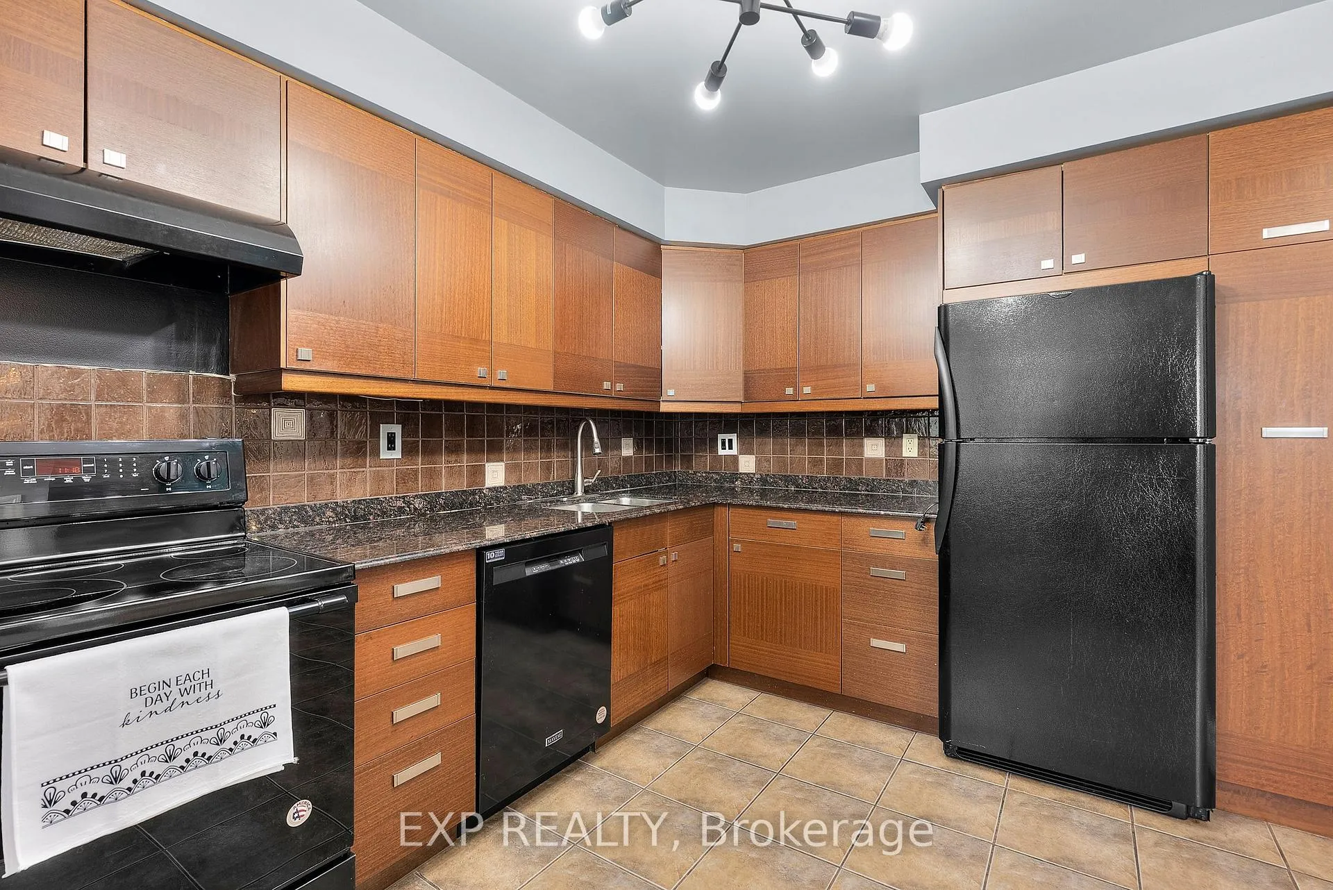 Photo 12 of 7161 Ailanthus Avenue, Niagara Falls, Arad/Fallsview — HOMEH