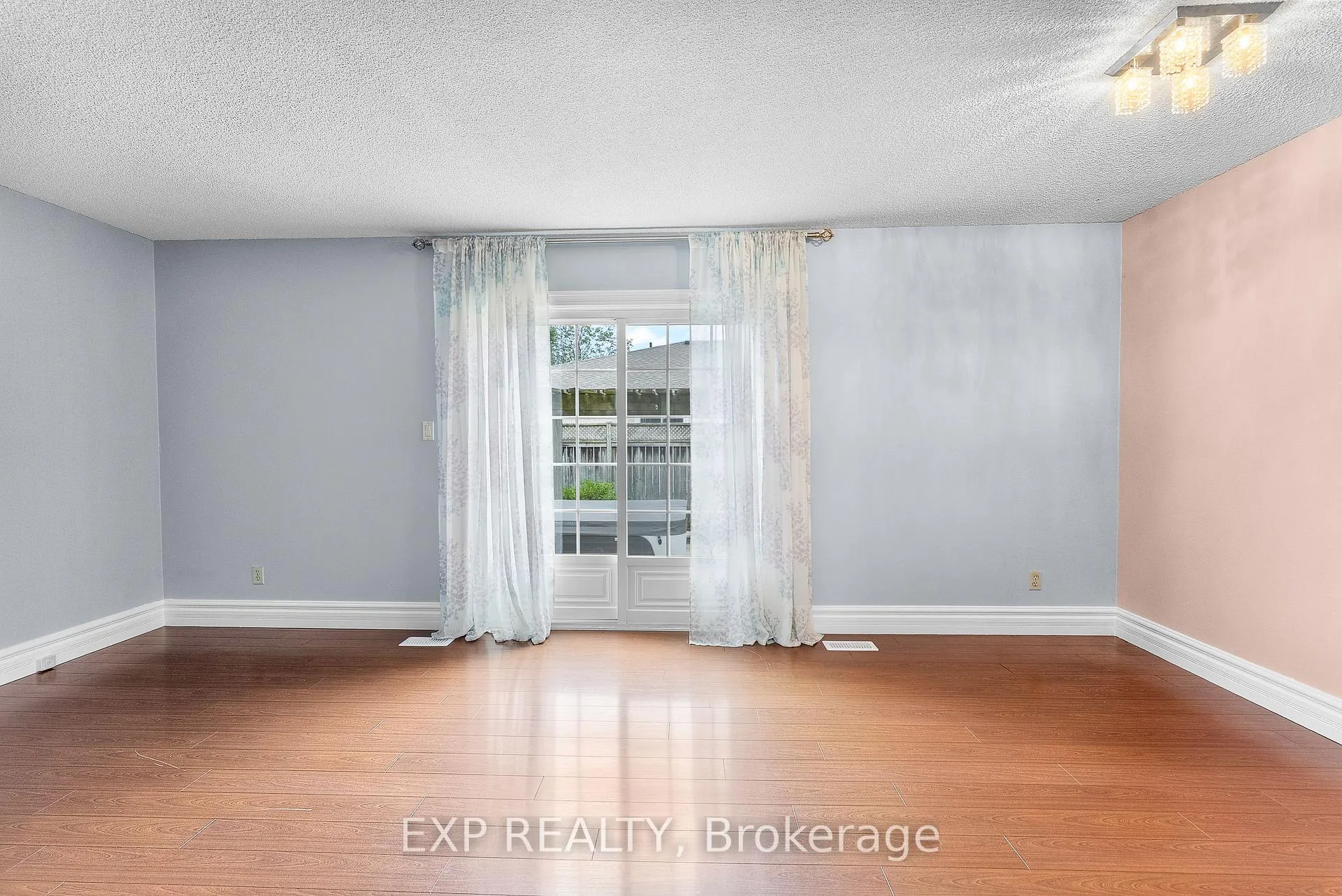 Photo 14 of 7161 Ailanthus Avenue, Niagara Falls, Arad/Fallsview — HOMEH