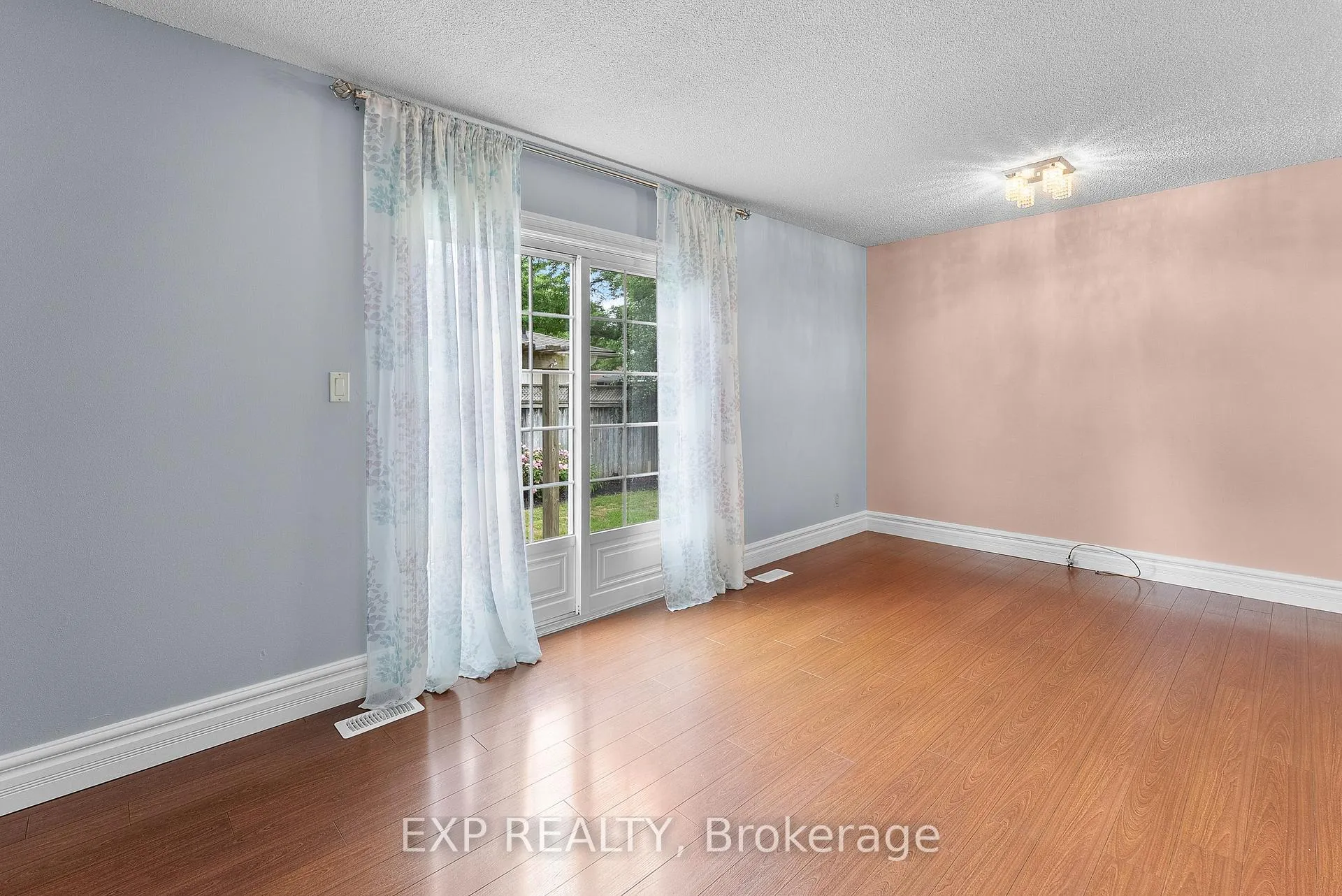 Photo 17 of 7161 Ailanthus Avenue, Niagara Falls, Arad/Fallsview — HOMEH