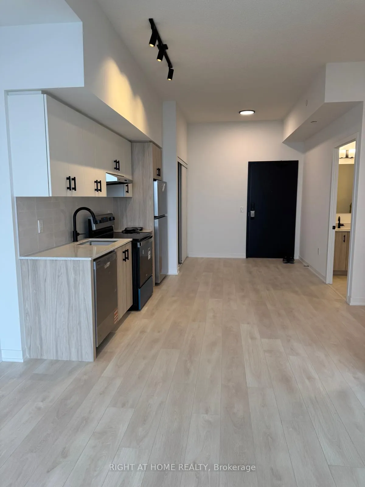 Photo 4 of Unit C906, 4878 Powers Common, Burlington, Alton — HOMEH