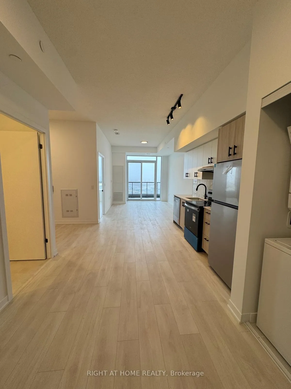 Photo 5 of Unit C906, 4878 Powers Common, Burlington, Alton — HOMEH