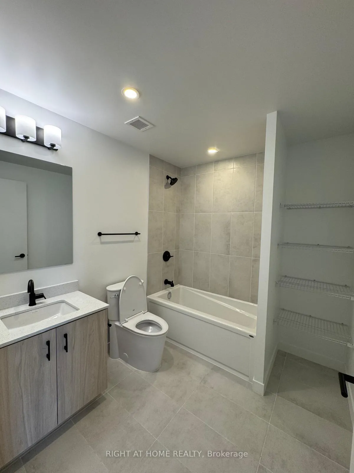 Photo 11 of Unit C906, 4878 Powers Common, Burlington, Alton — HOMEH