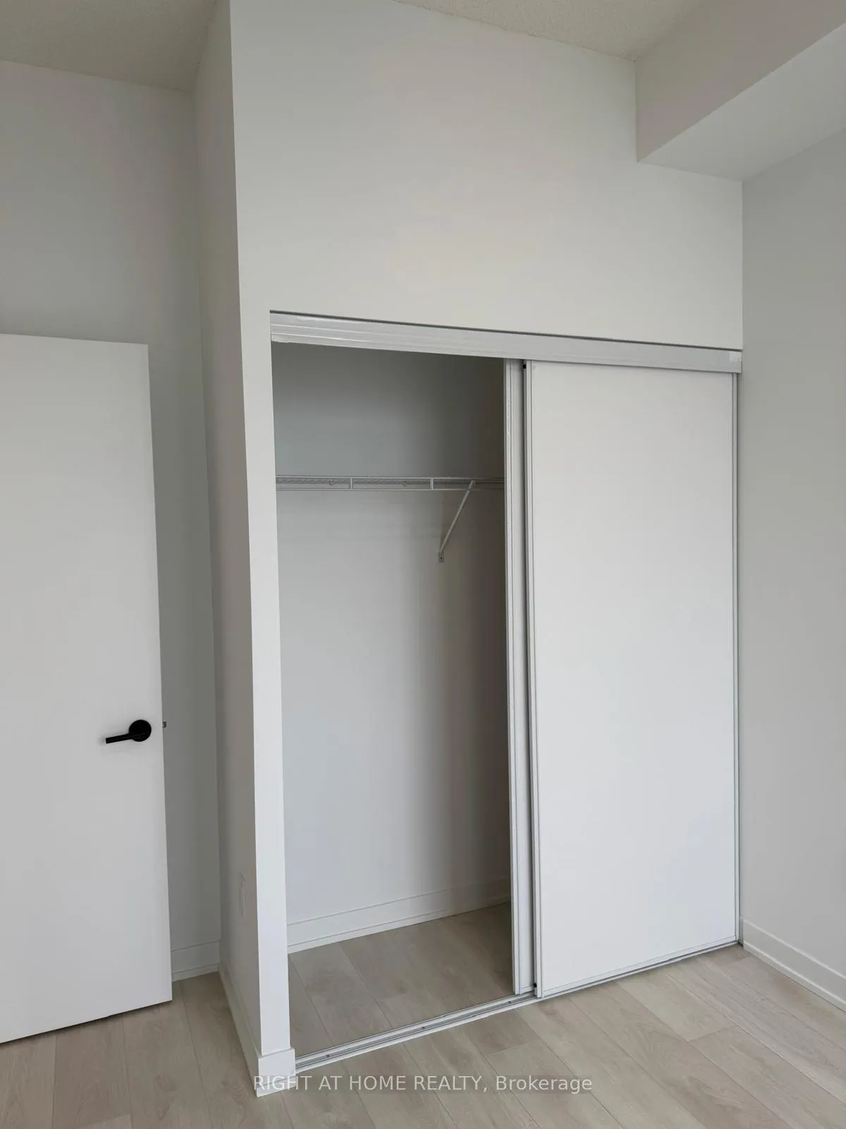 Photo 12 of Unit C906, 4878 Powers Common, Burlington, Alton — HOMEH