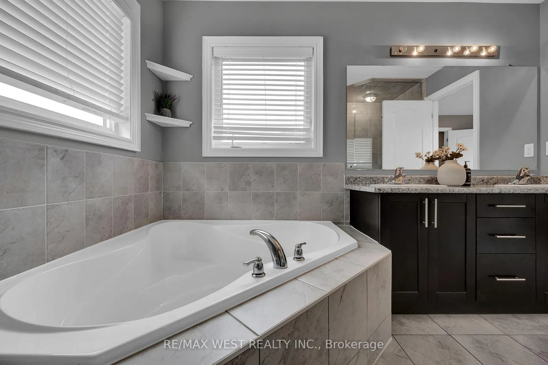 Photo 28 of 100 Bruce Cameron Drive, Clarington, Bowmanville — HOMEH