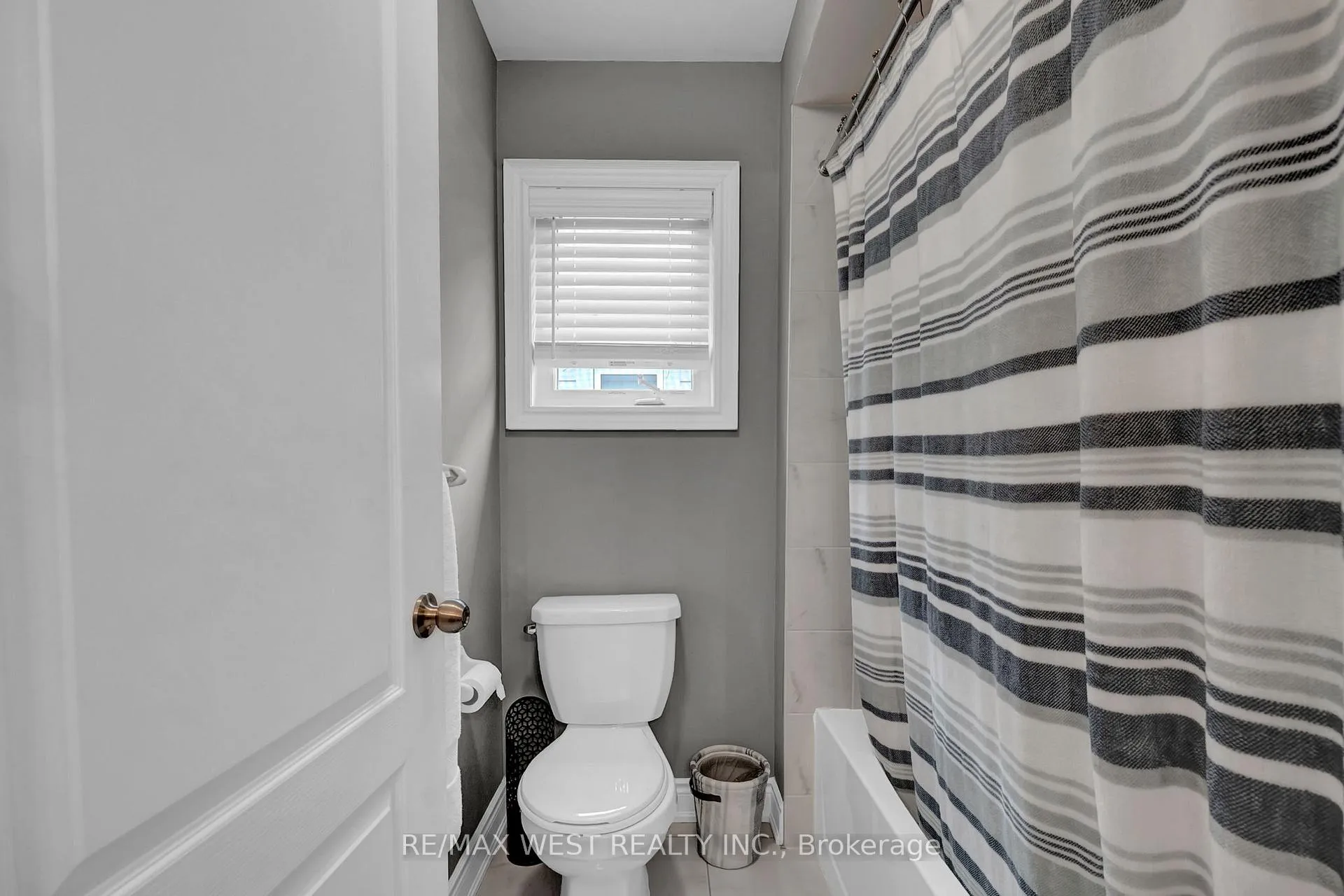Photo 34 of 100 Bruce Cameron Drive, Clarington, Bowmanville — HOMEH
