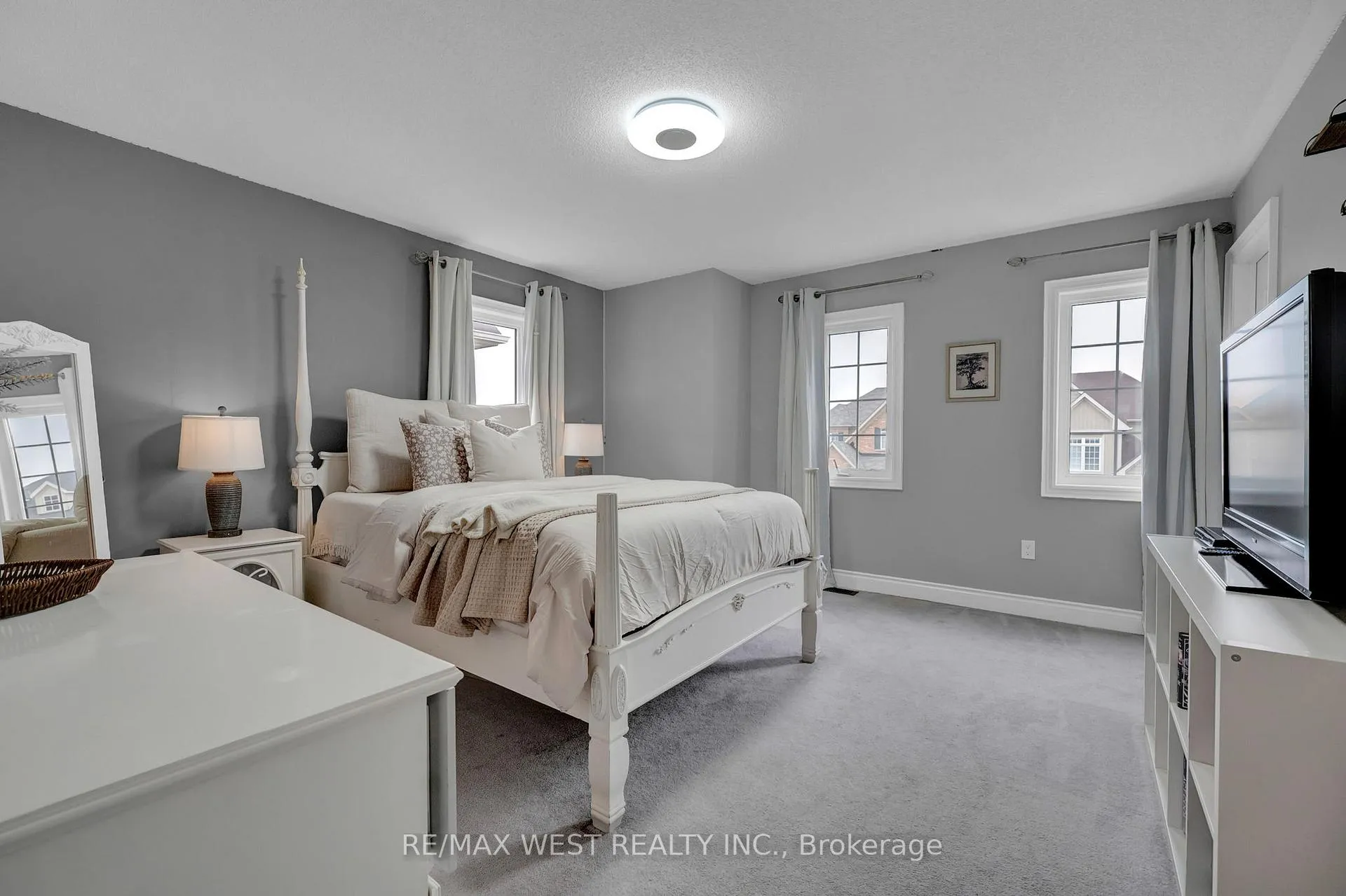 Photo 39 of 100 Bruce Cameron Drive, Clarington, Bowmanville — HOMEH