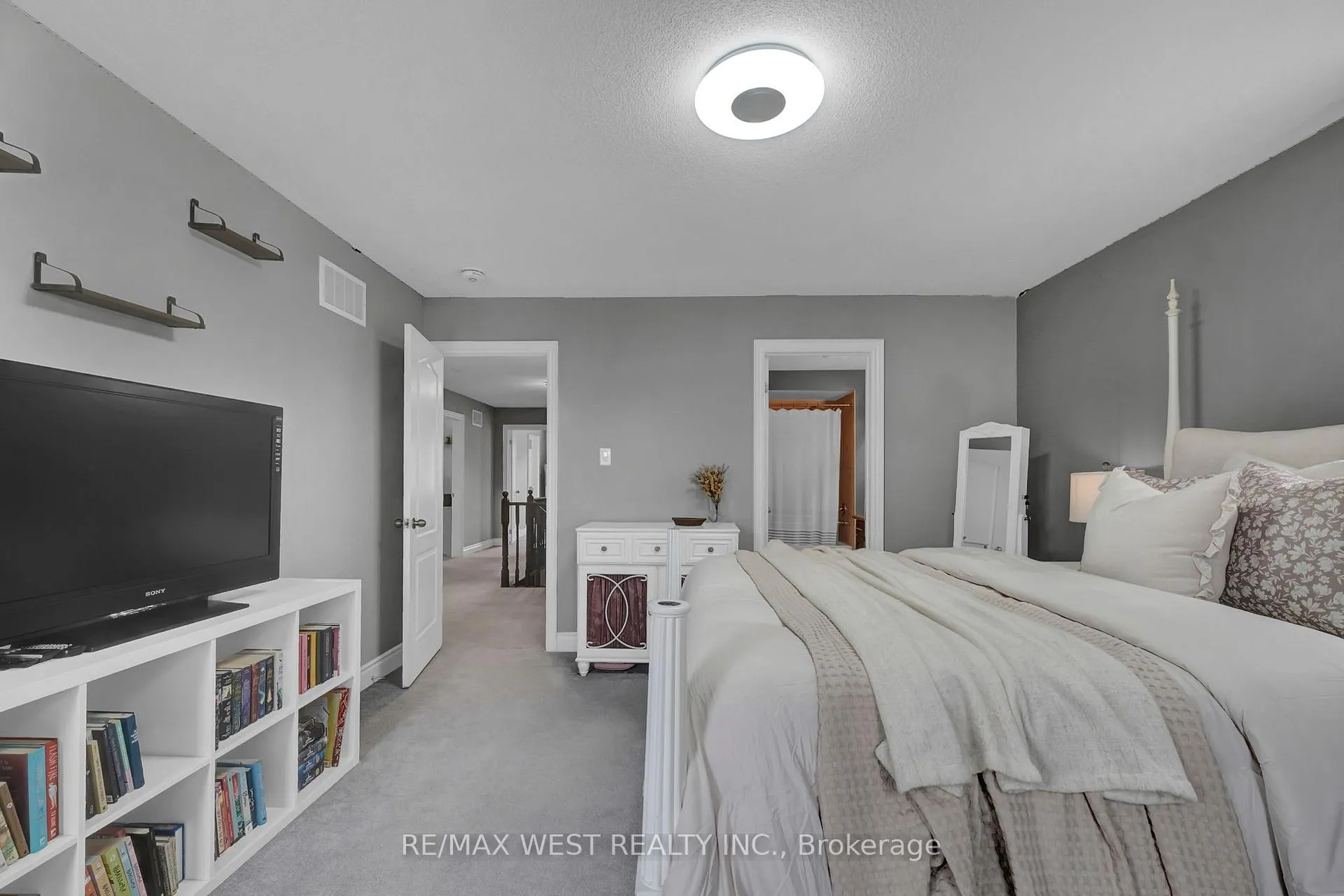 Photo 40 of 100 Bruce Cameron Drive, Clarington, Bowmanville — HOMEH