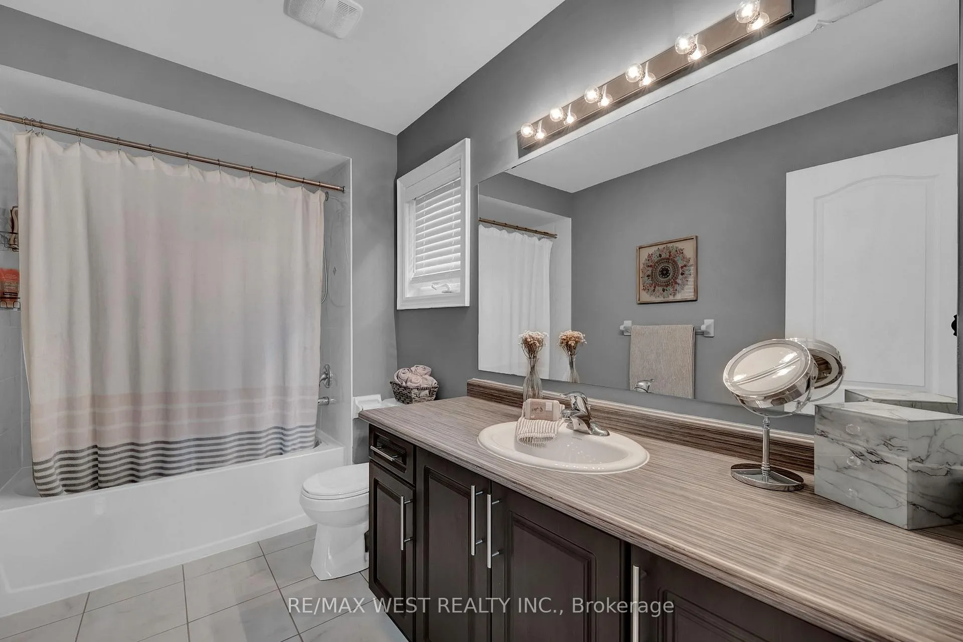 Photo 43 of 100 Bruce Cameron Drive, Clarington, Bowmanville — HOMEH