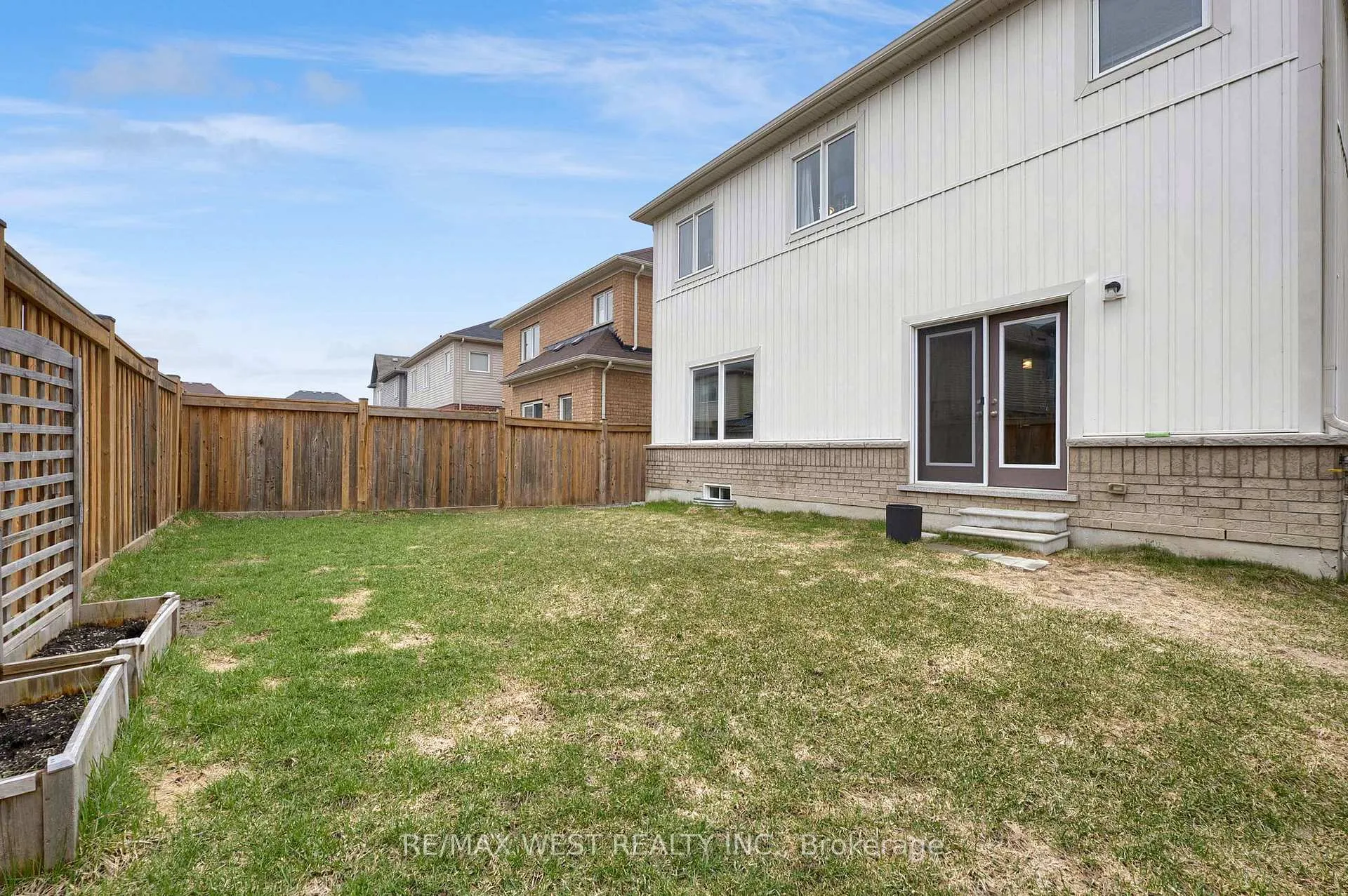 Photo 45 of 100 Bruce Cameron Drive, Clarington, Bowmanville — HOMEH
