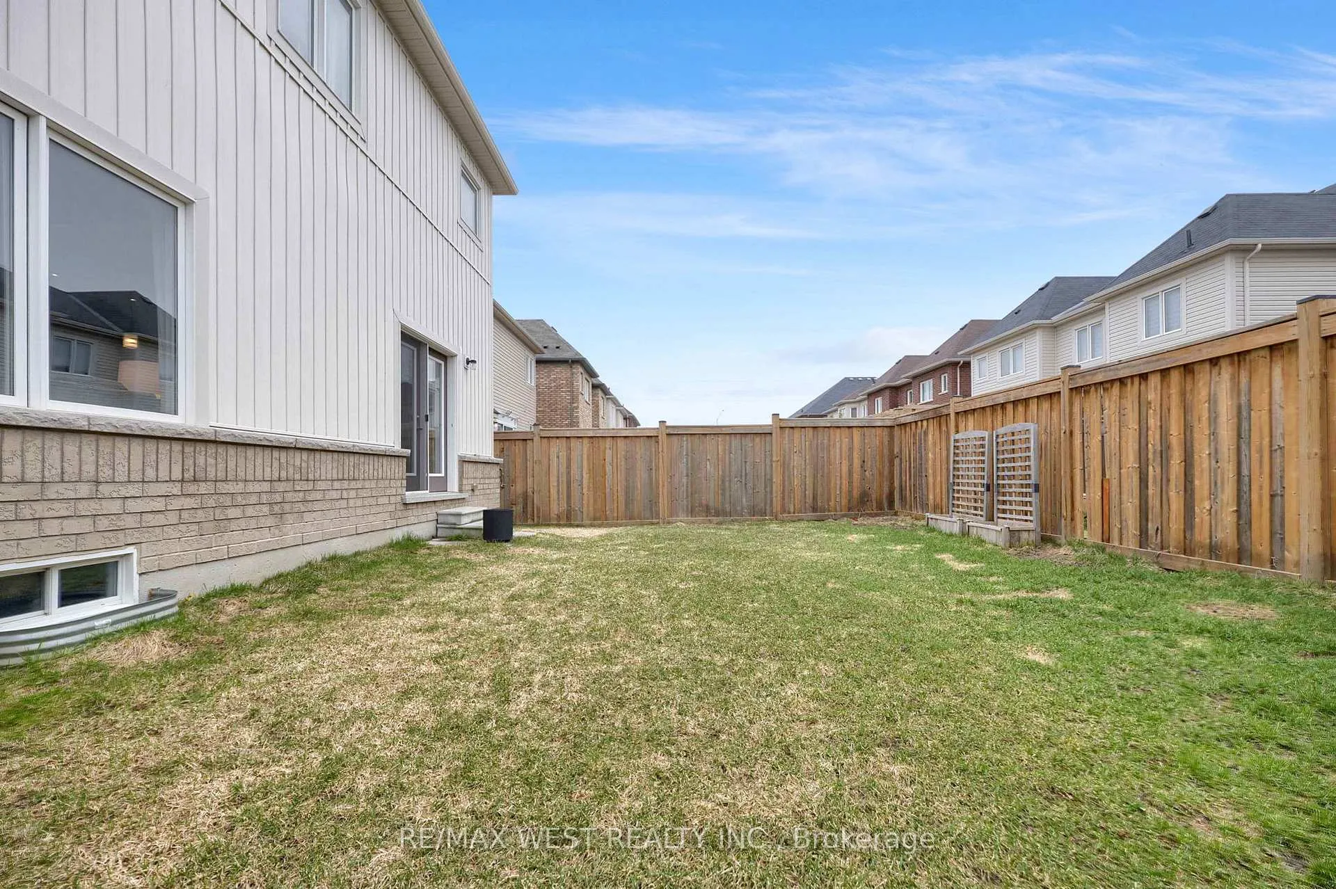 Photo 46 of 100 Bruce Cameron Drive, Clarington, Bowmanville — HOMEH