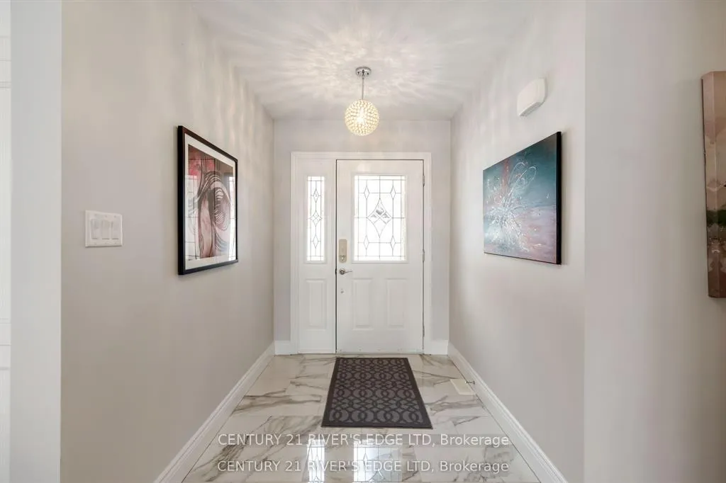 Photo 2 of 17 Hardy Crescent, Brockville — HOMEH