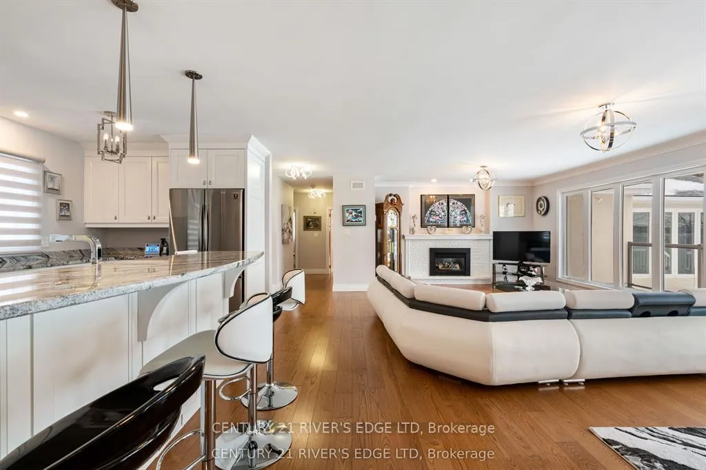 Photo 15 of 17 Hardy Crescent, Brockville — HOMEH