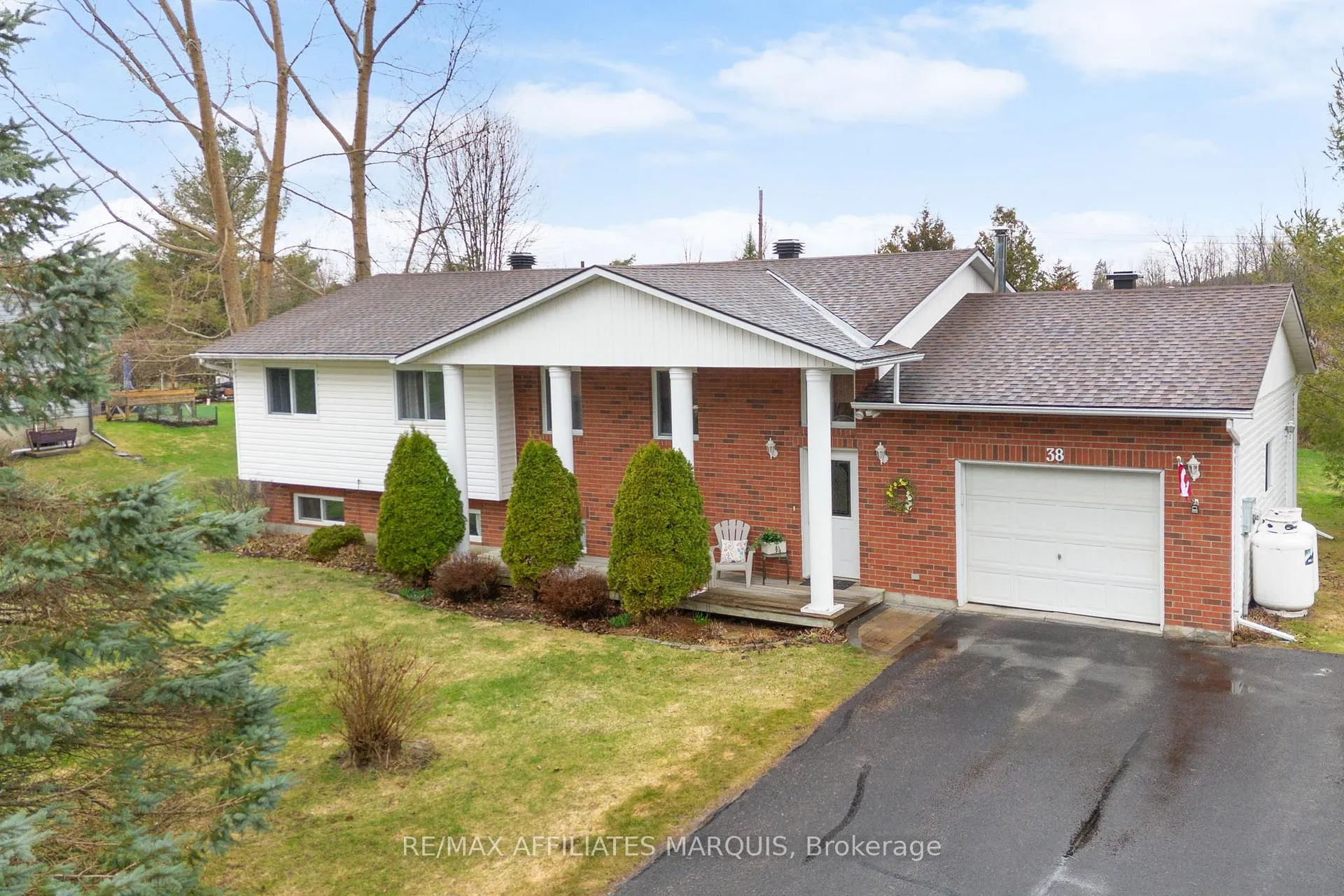 Photo 1 of 38 Wills Road, Rideau Lakes, Rideau Lakes (South Elmsley) Twp — HOMEH