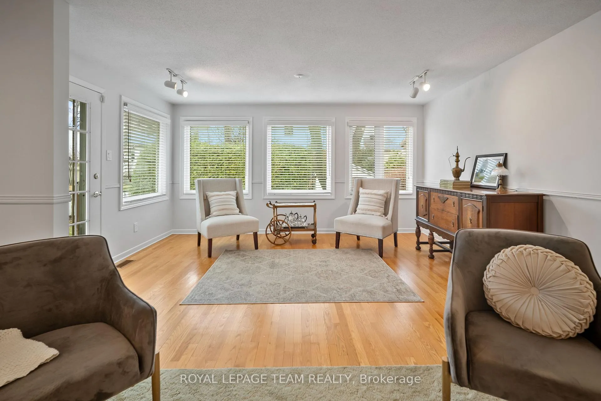 Photo 9 of 45 Welkin Crescent, Ottawa, Borden Farm/Stewart Farm/Carleton Heights/Parkwood Hills — HOMEH