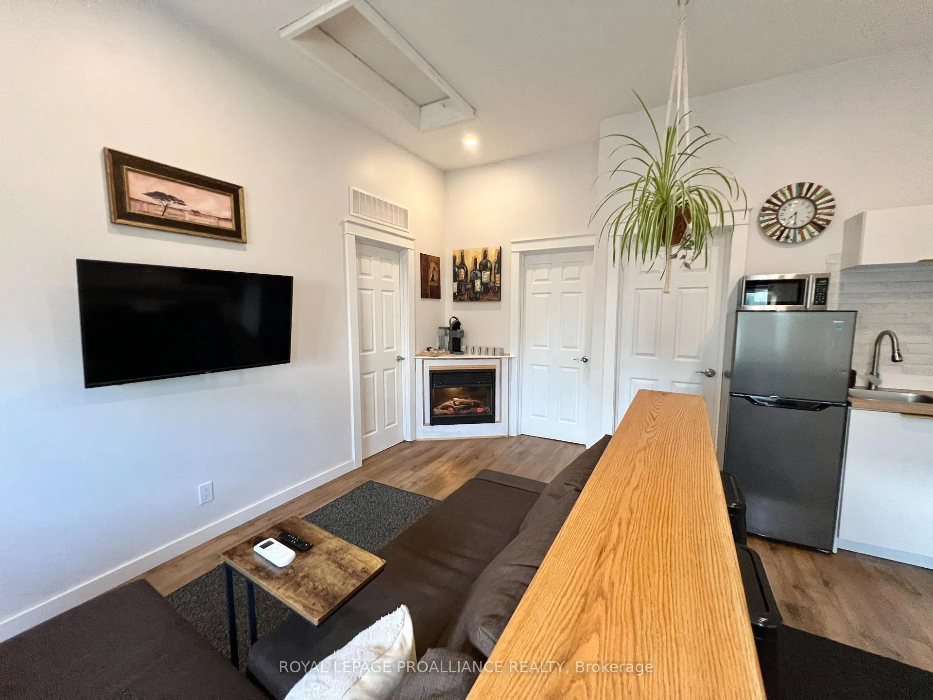 Photo 5 of Unit A, 24 Russell Street, Belleville, Belleville Ward — HOMEH