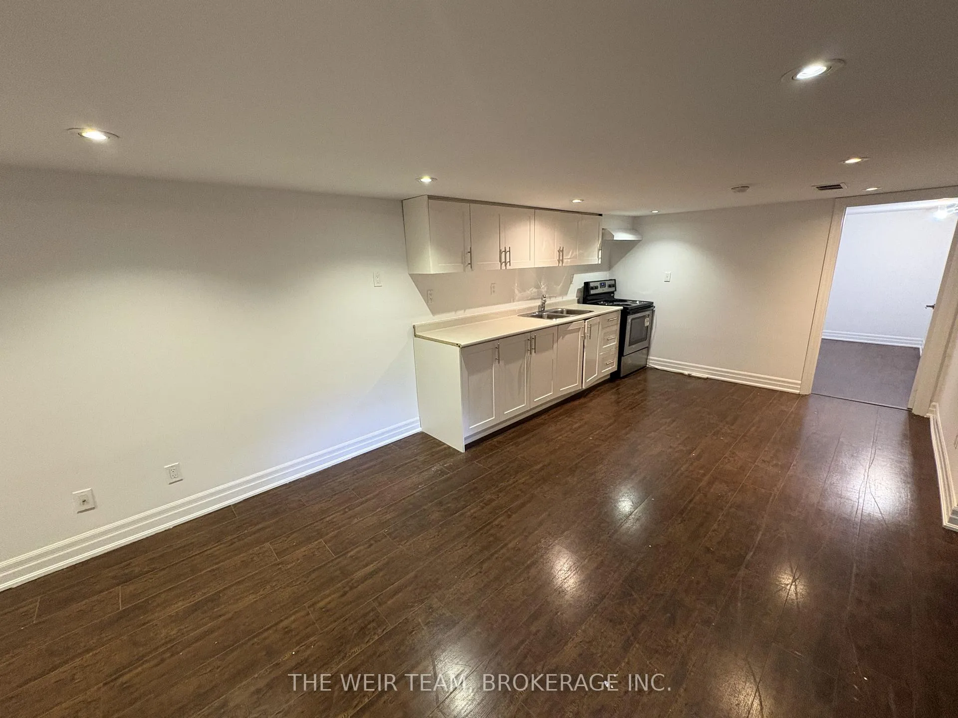 Front of Unit Lower, 18 Grandview Avenue