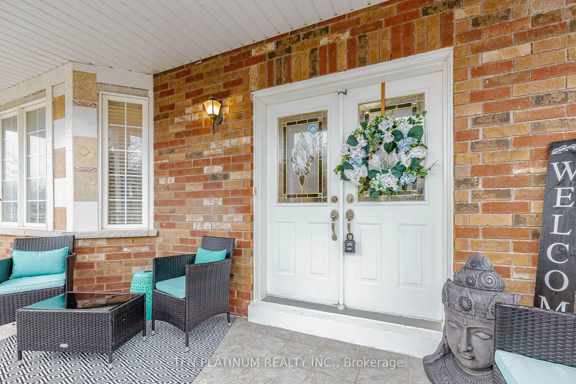 Photo 4 of 28 Banks Drive, Brampton, Vales of Castlemore — HOMEH