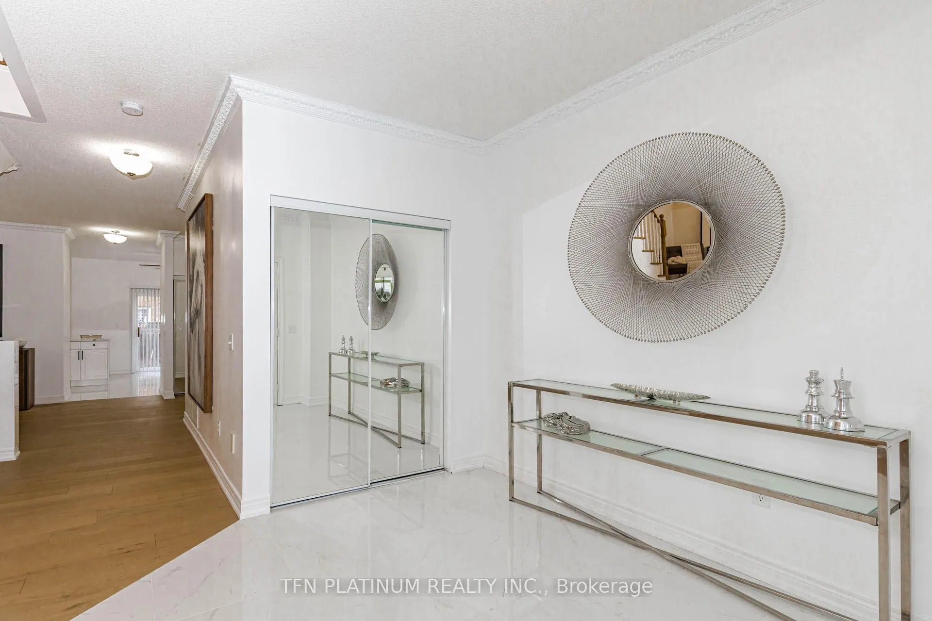 Photo 7 of 28 Banks Drive, Brampton, Vales of Castlemore — HOMEH
