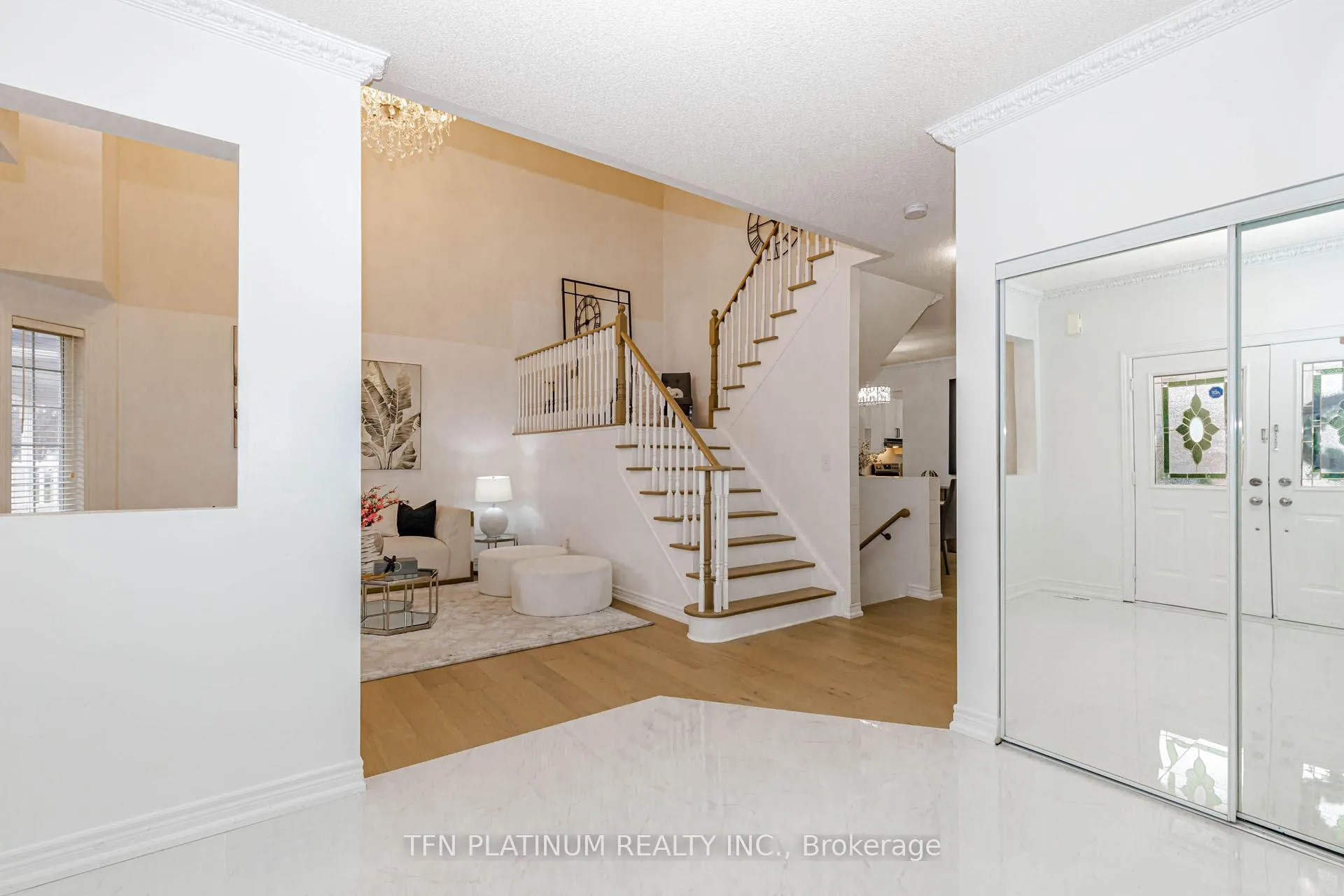 Photo 8 of 28 Banks Drive, Brampton, Vales of Castlemore — HOMEH