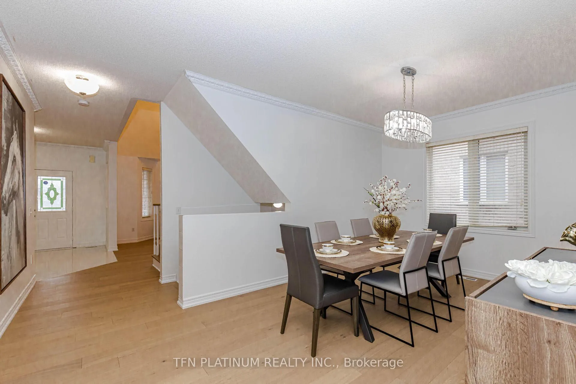 Photo 17 of 28 Banks Drive, Brampton, Vales of Castlemore — HOMEH