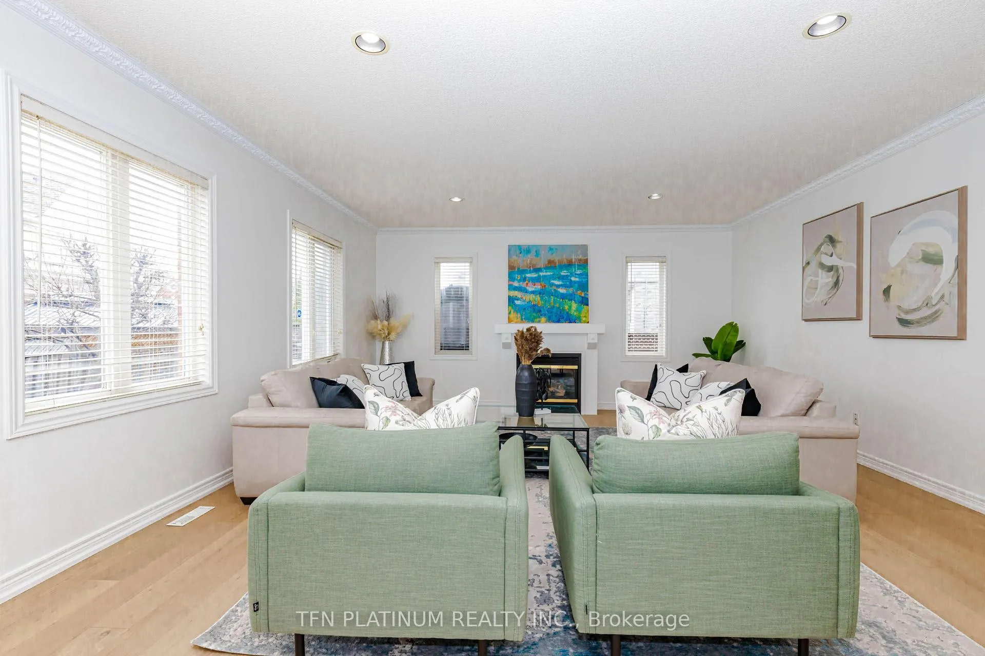 Photo 19 of 28 Banks Drive, Brampton, Vales of Castlemore — HOMEH