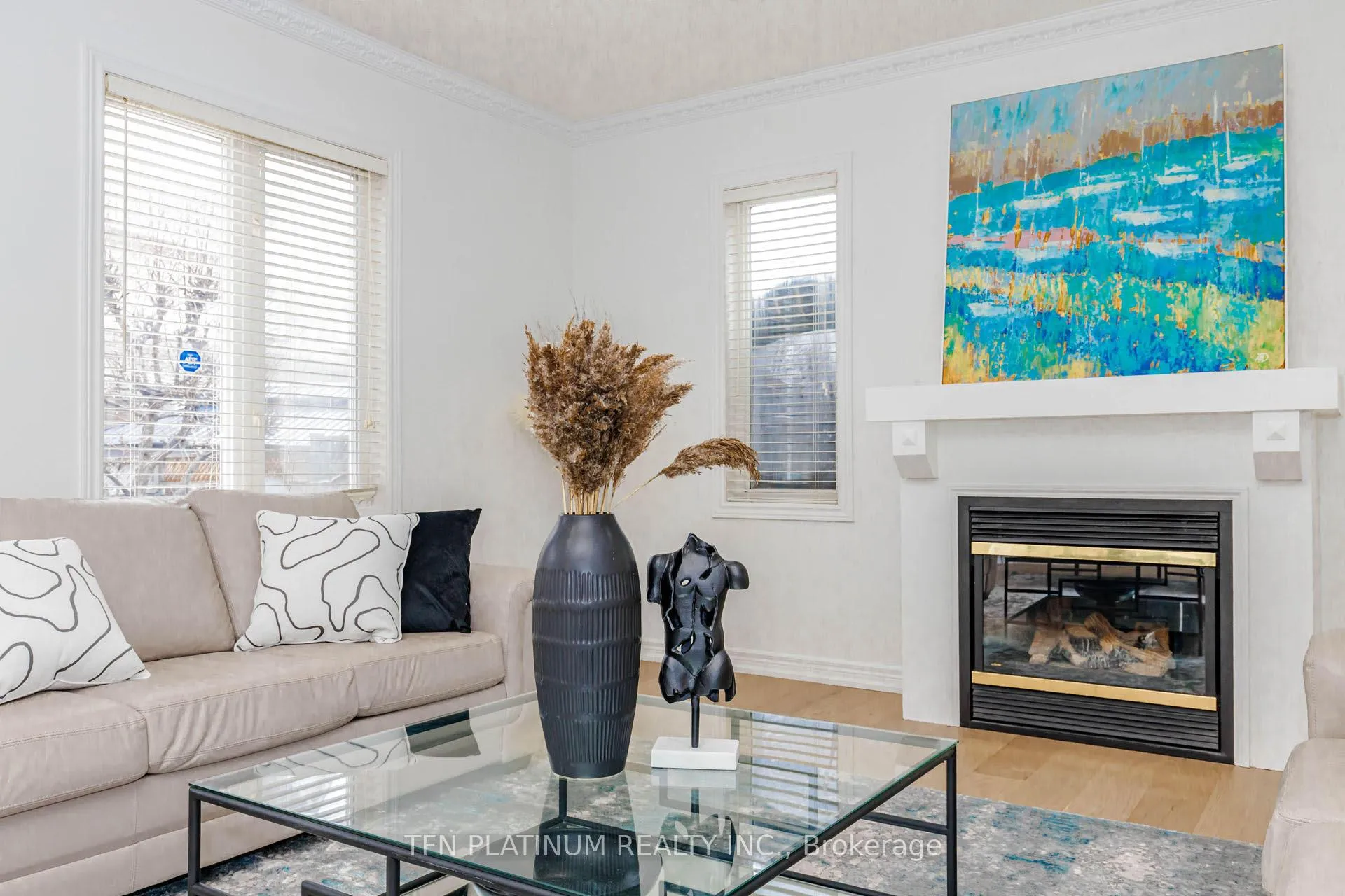 Photo 23 of 28 Banks Drive, Brampton, Vales of Castlemore — HOMEH