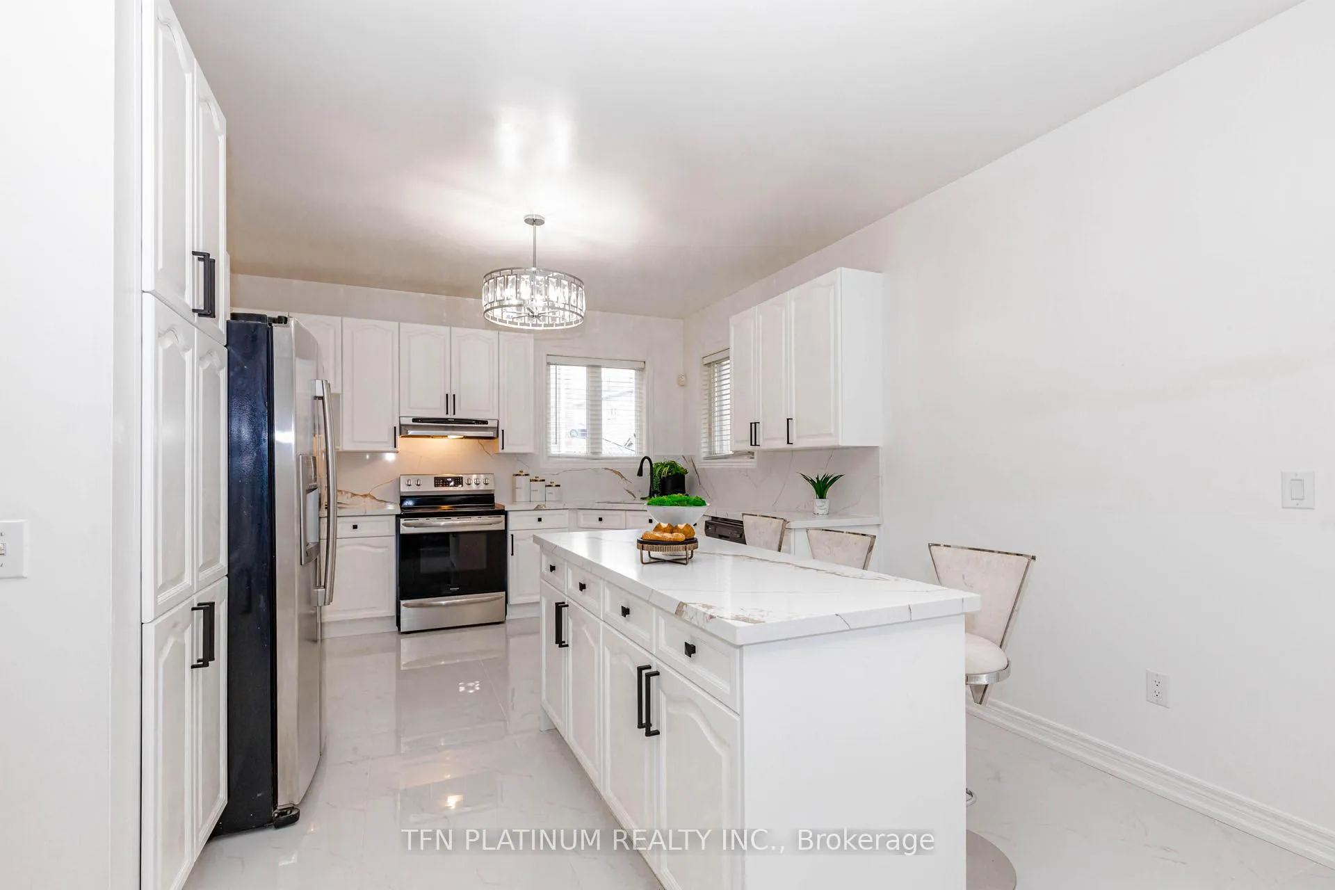 Photo 27 of 28 Banks Drive, Brampton, Vales of Castlemore — HOMEH