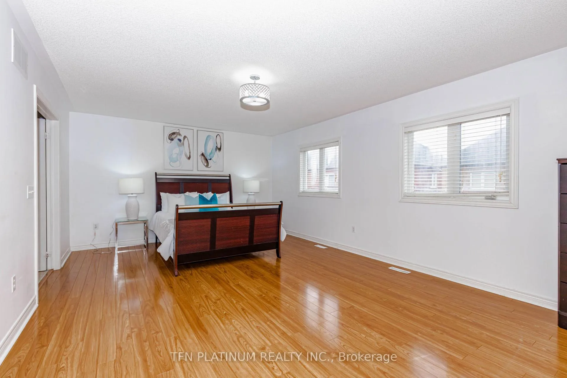 Photo 36 of 28 Banks Drive, Brampton, Vales of Castlemore — HOMEH