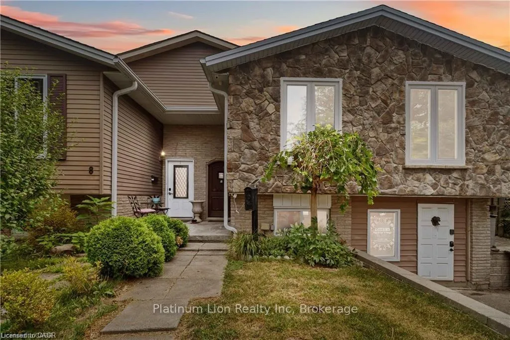 Photo 1 of 6 Equestrian Court, Brantford — HOMEH