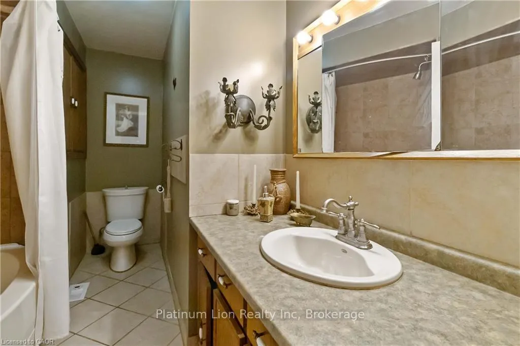 Photo 13 of 6 Equestrian Court, Brantford — HOMEH