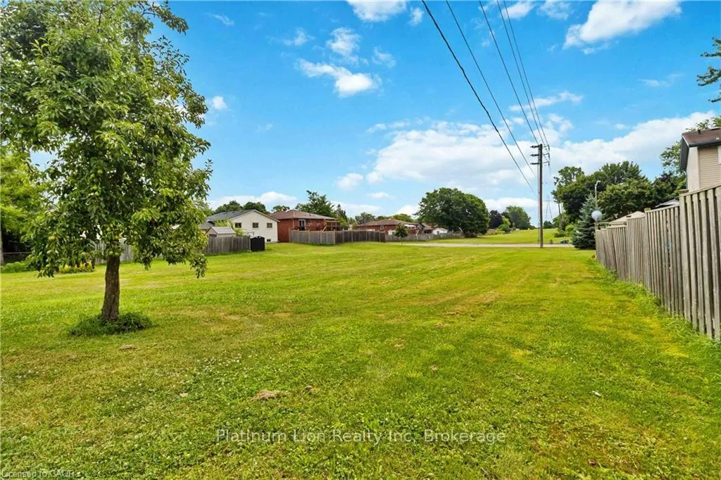 Photo 30 of 6 Equestrian Court, Brantford — HOMEH