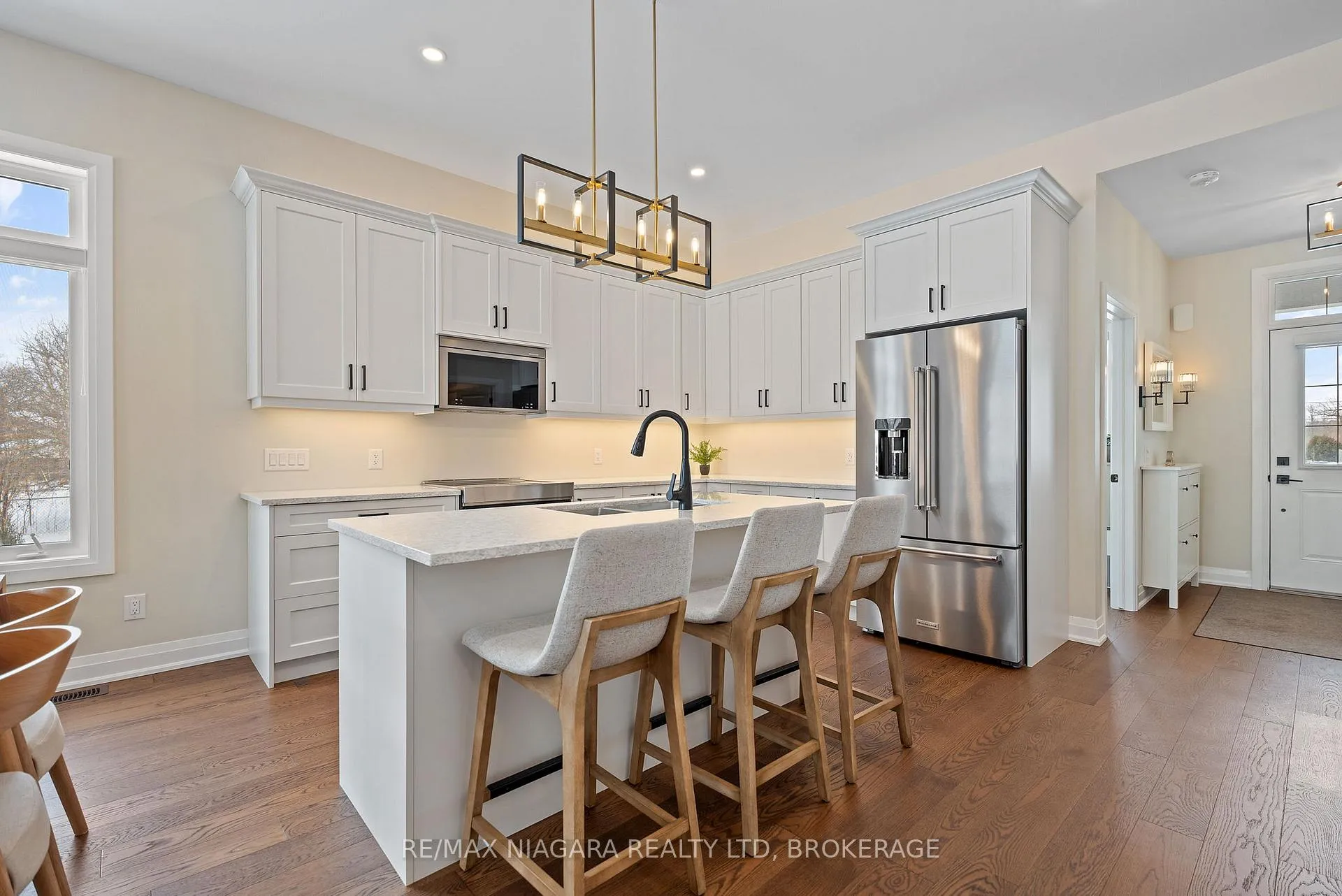 Photo 5 of 3359 Willguard Court, Niagara Falls, Chippawa — HOMEH
