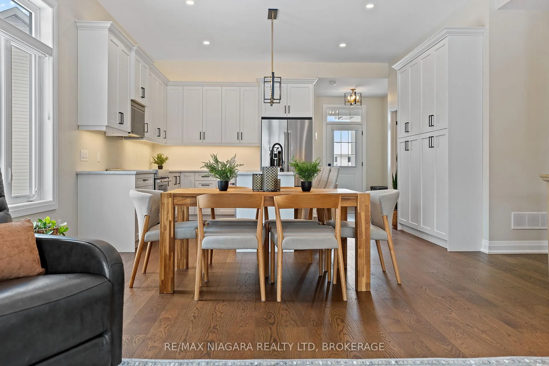 Photo 17 of 3359 Willguard Court, Niagara Falls, Chippawa — HOMEH
