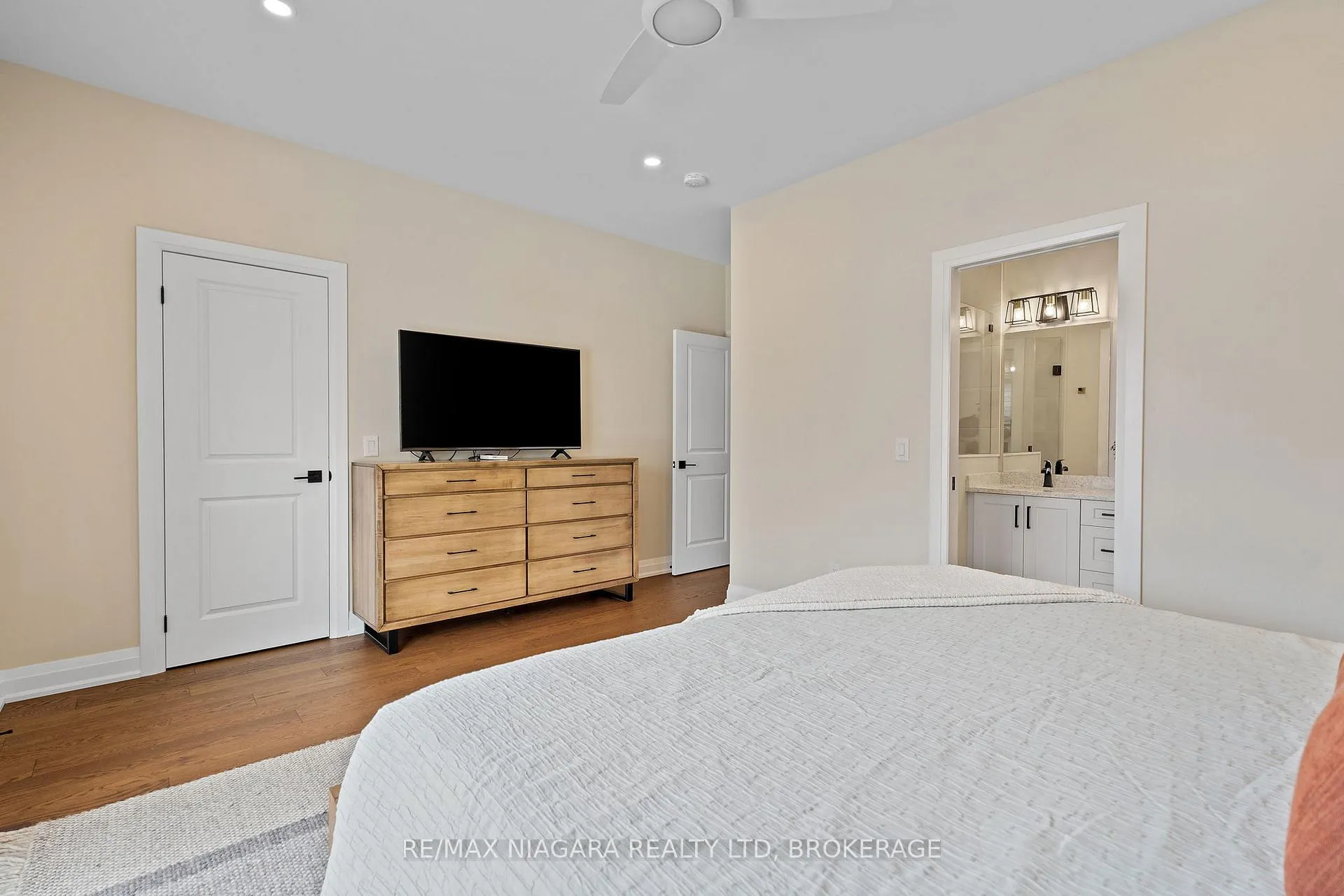 Photo 20 of 3359 Willguard Court, Niagara Falls, Chippawa — HOMEH