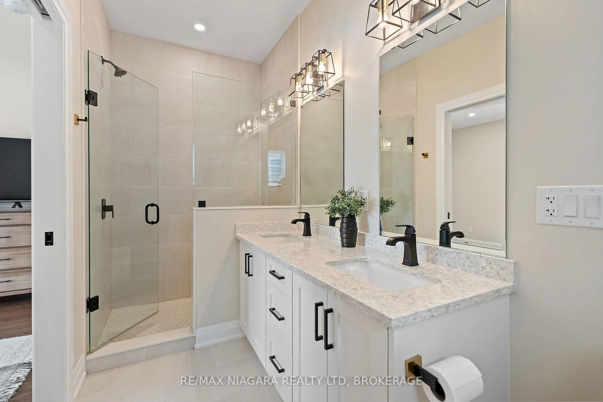 Photo 21 of 3359 Willguard Court, Niagara Falls, Chippawa — HOMEH