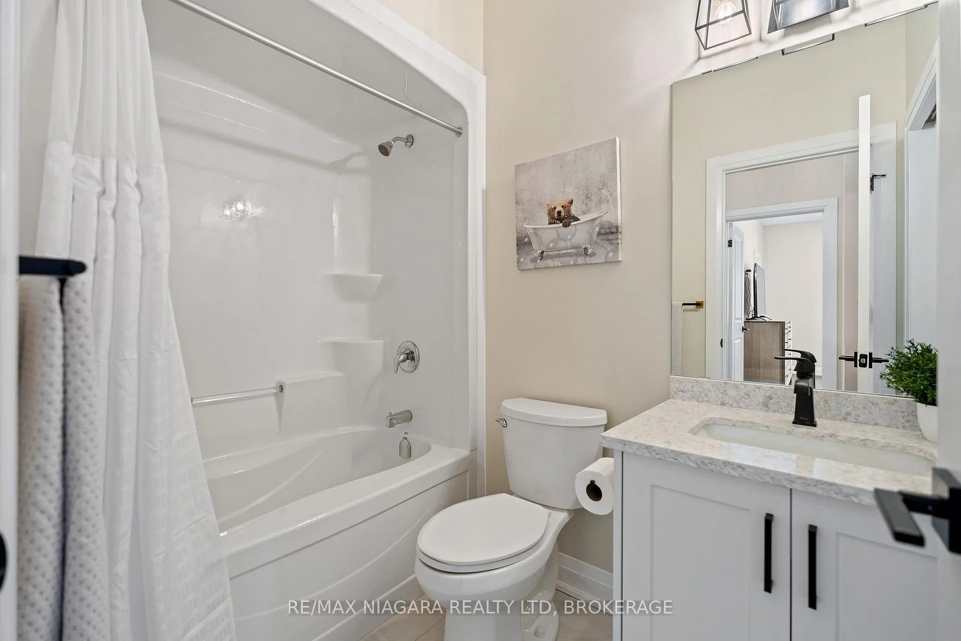 Photo 24 of 3359 Willguard Court, Niagara Falls, Chippawa — HOMEH