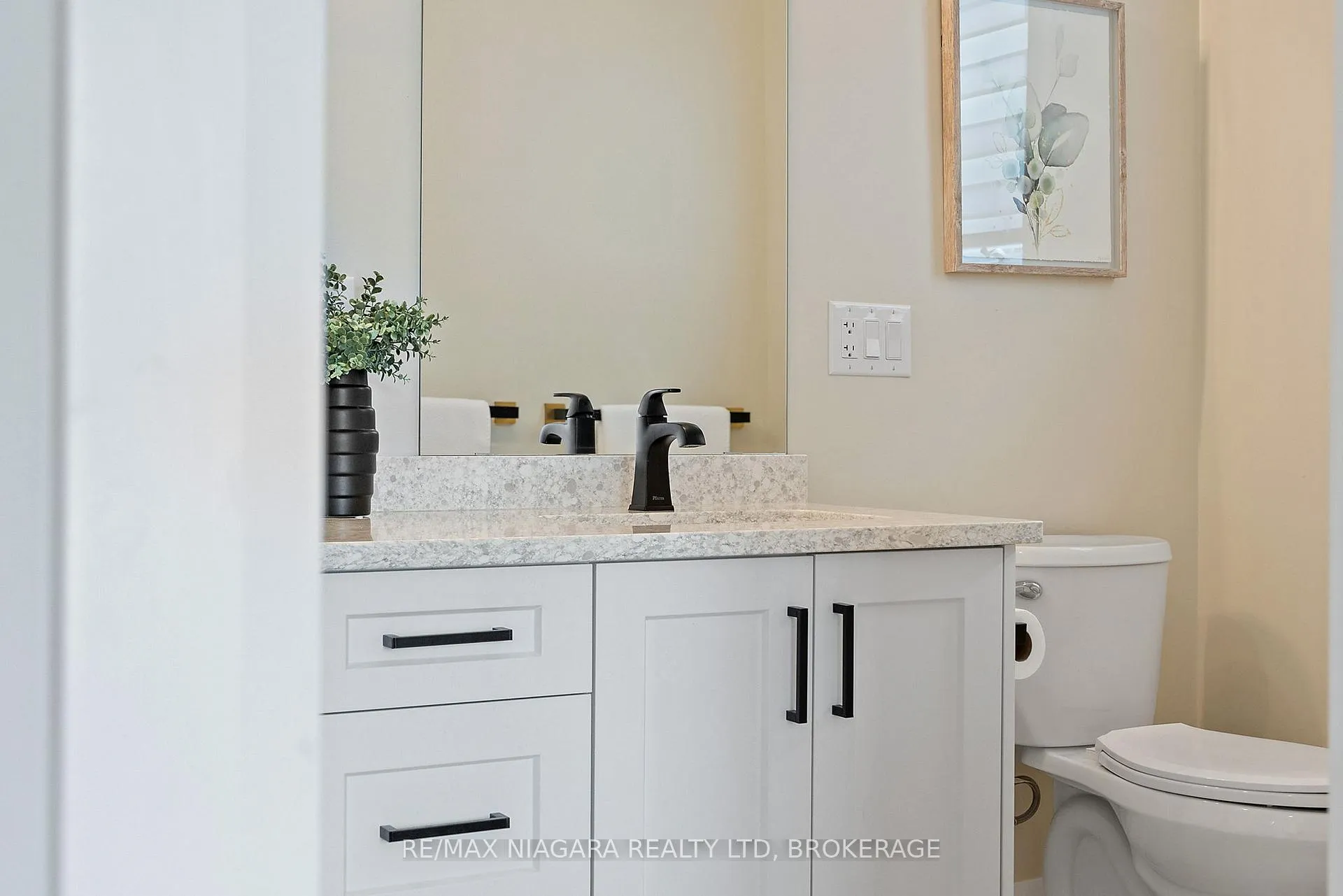 Photo 25 of 3359 Willguard Court, Niagara Falls, Chippawa — HOMEH