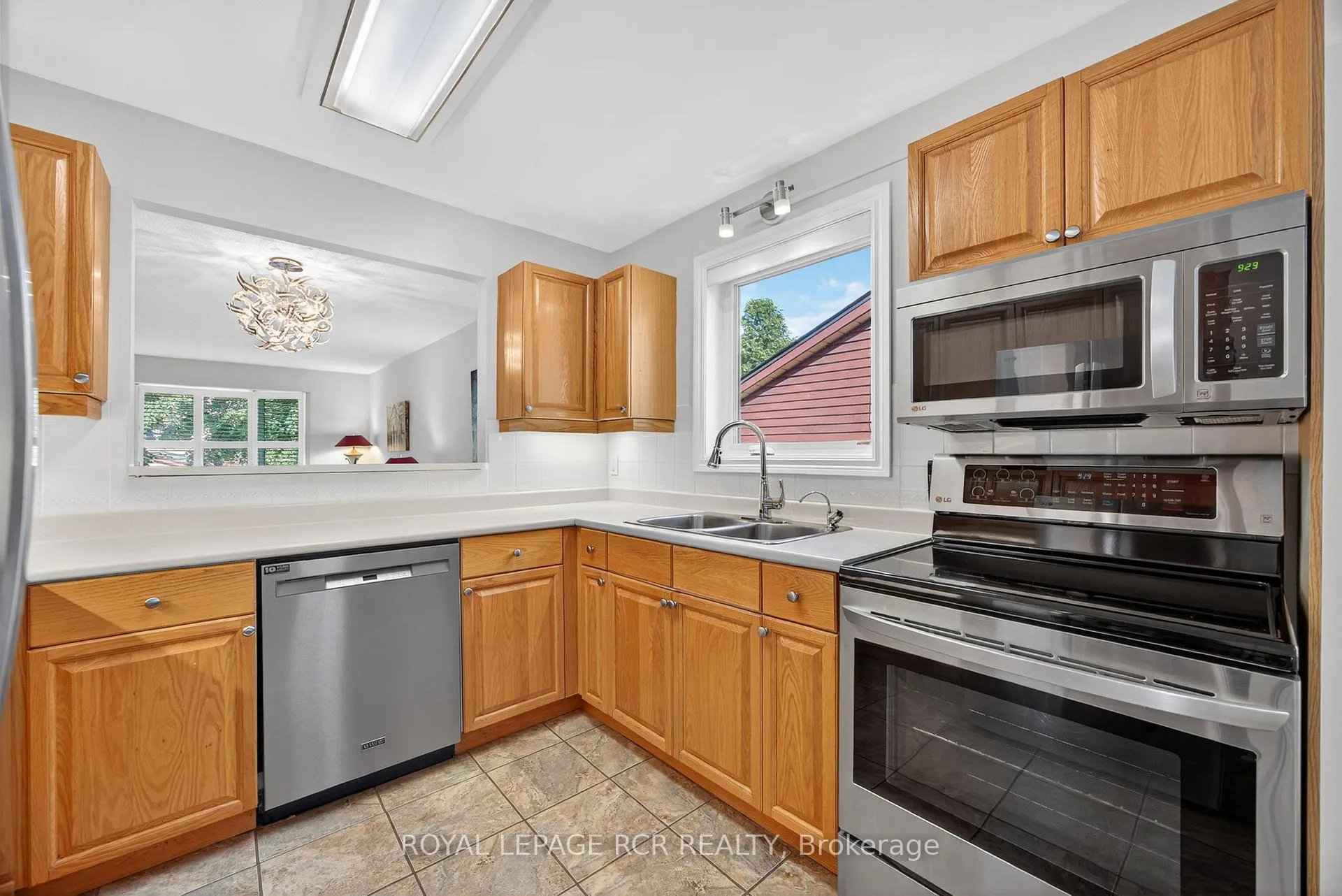 Photo 17 of 108 Green Briar Road, New Tecumseth, Alliston — HOMEH