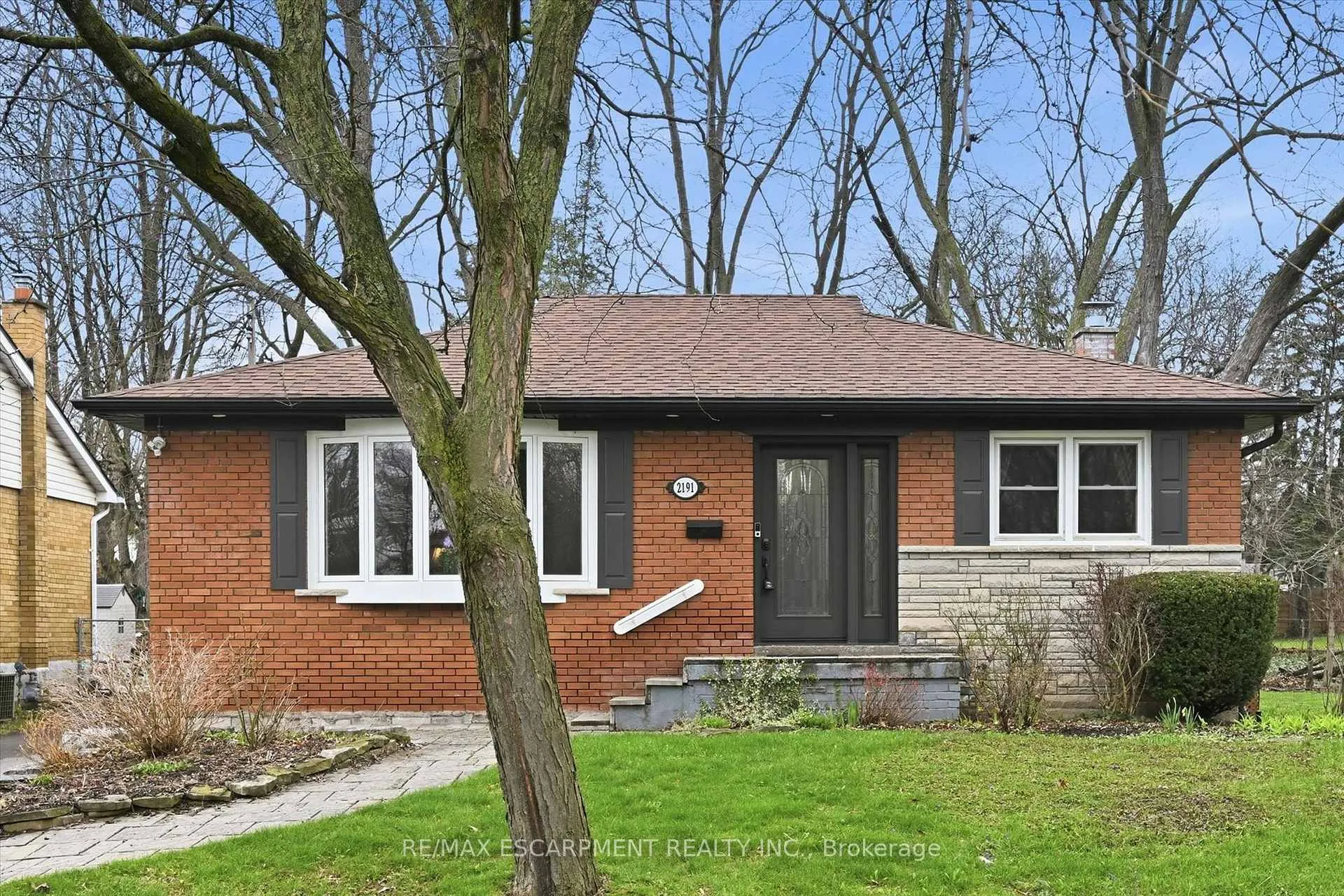 Front of 2191 Mount Royal Avenue