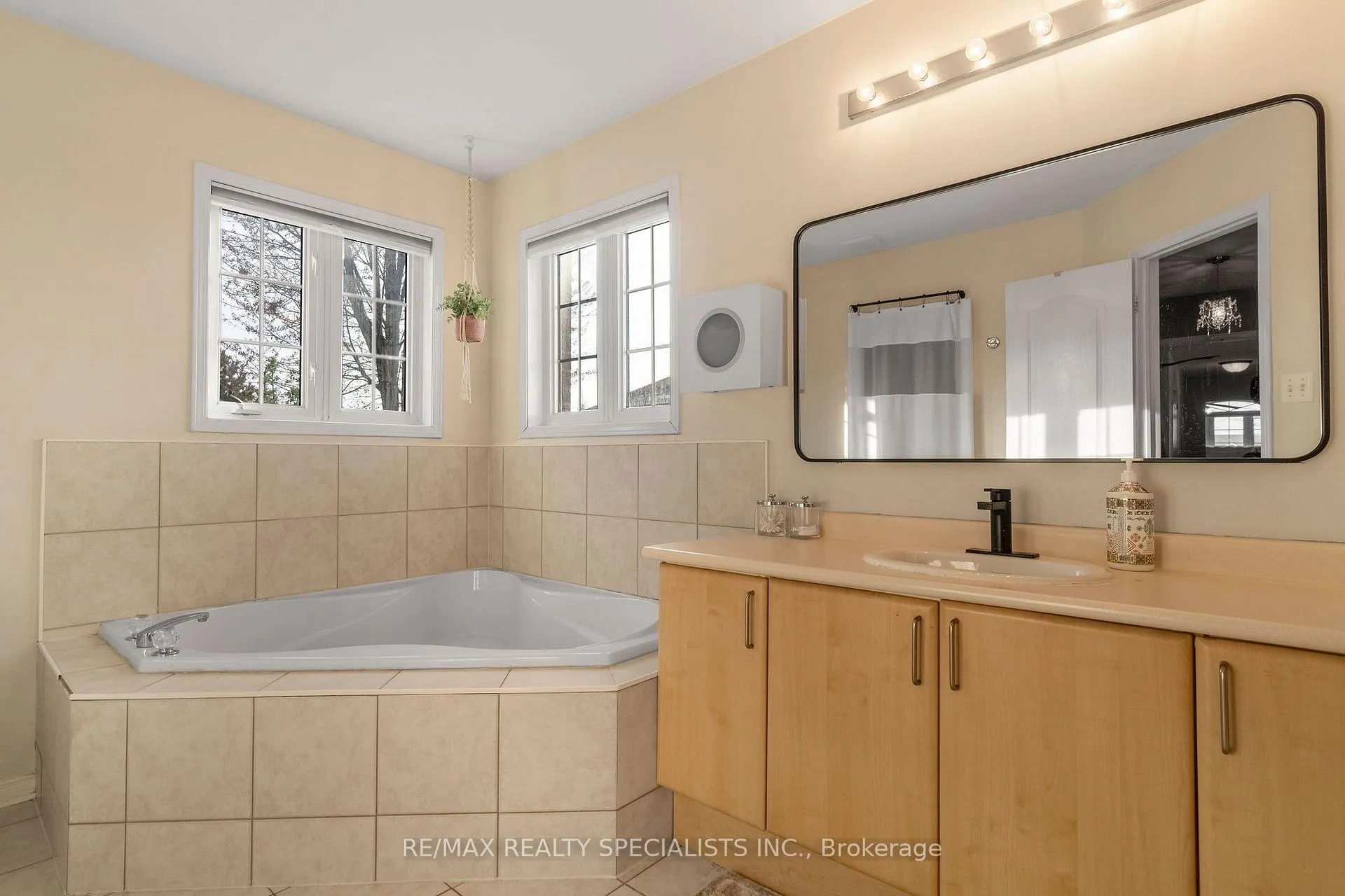 Photo 25 of 2 Rainstorm Road, Brampton, Sandringham-Wellington — HOMEH