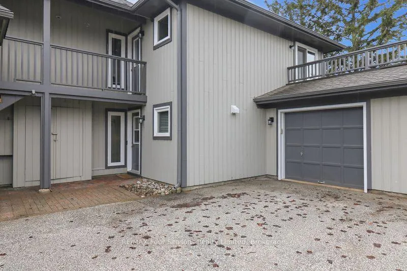 Photo 2 of 810 Suncrest Circle, Collingwood — HOMEH